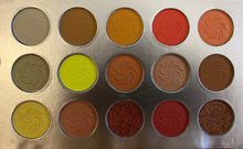Load image into Gallery viewer, Queen Eyeshadow Palette